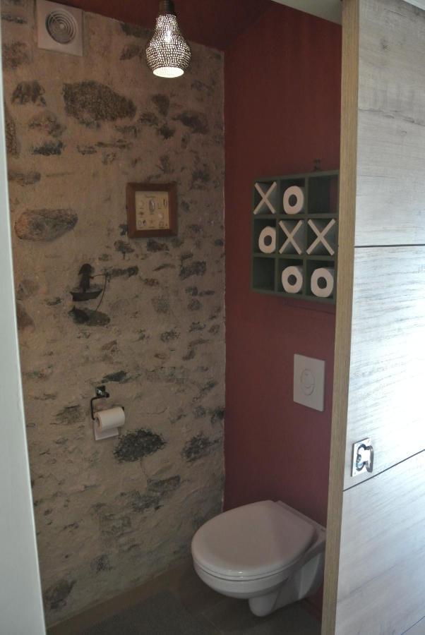 Bed and Breakfast Les Epis Du Vent Adilly Esterno foto