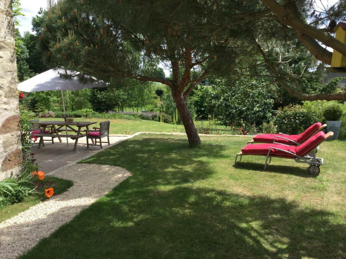 Bed and Breakfast Les Epis Du Vent Adilly Esterno foto