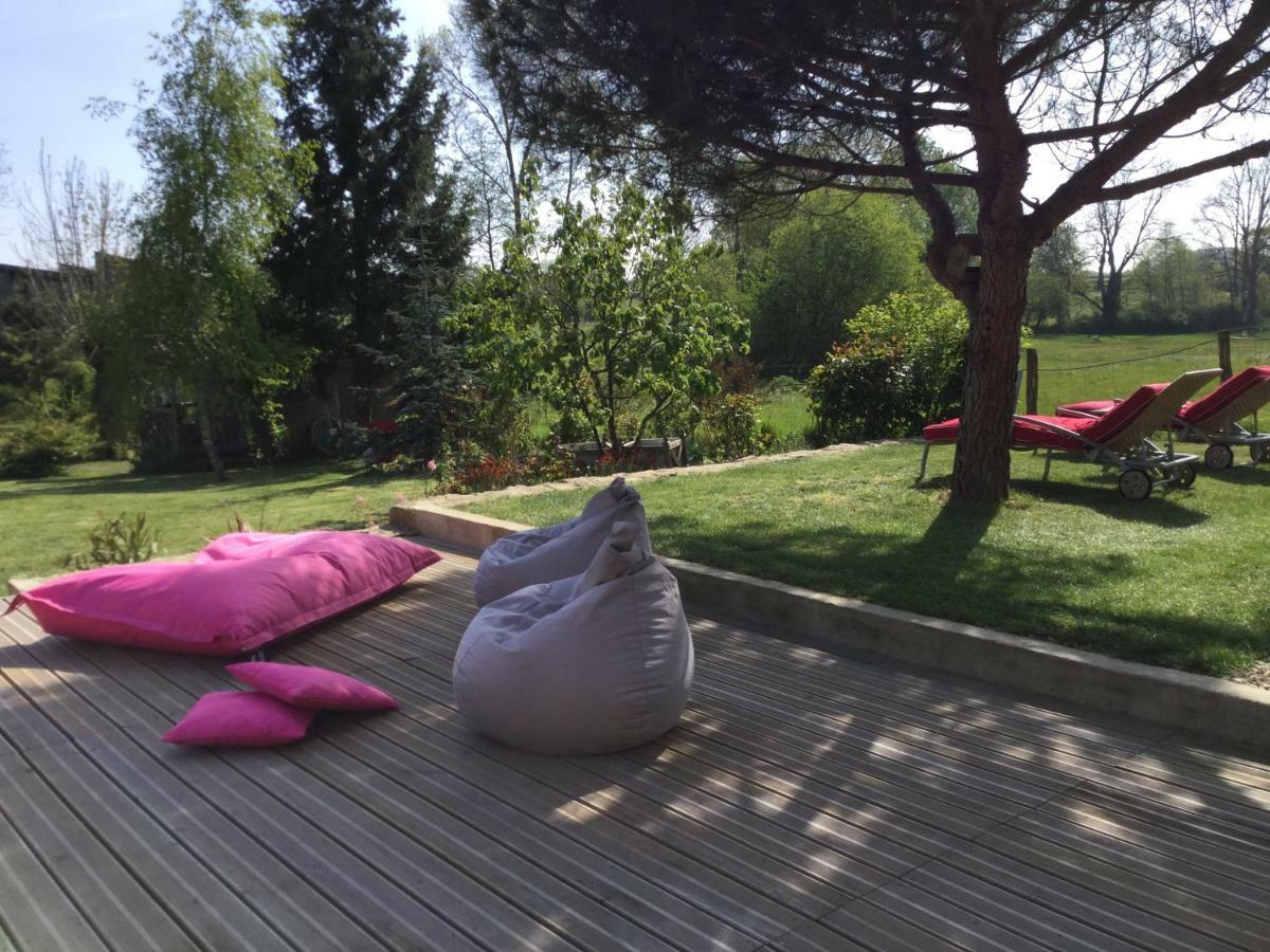 Bed and Breakfast Les Epis Du Vent Adilly Esterno foto
