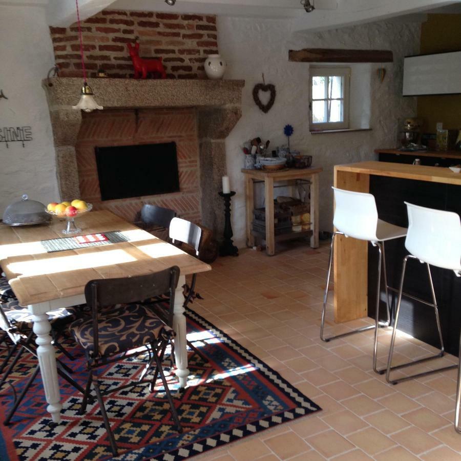 Bed and Breakfast Les Epis Du Vent Adilly Esterno foto
