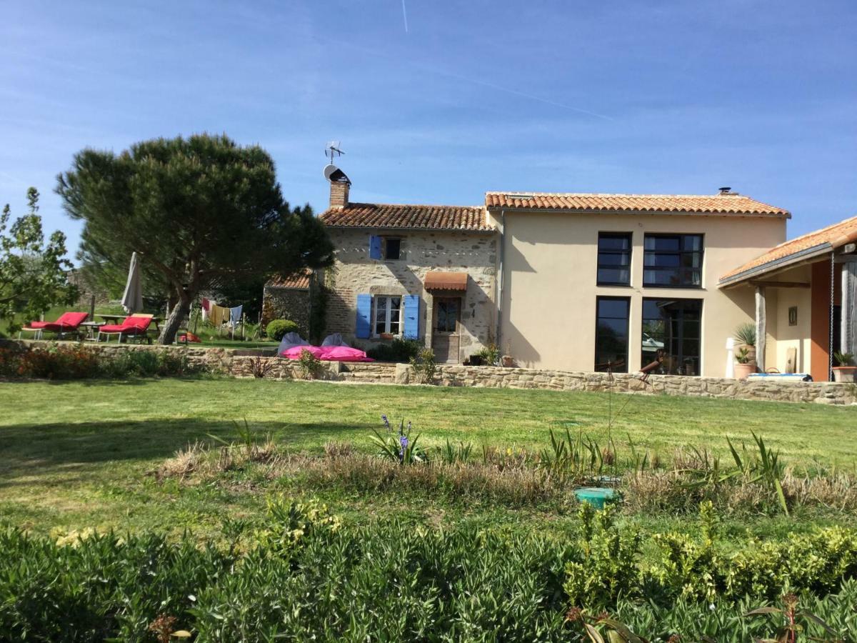 Bed and Breakfast Les Epis Du Vent Adilly Esterno foto