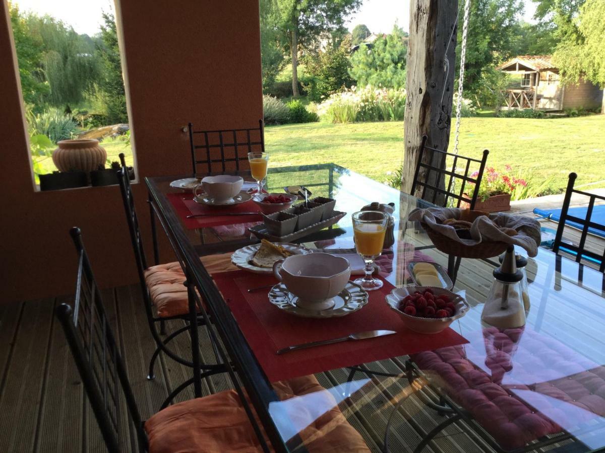 Bed and Breakfast Les Epis Du Vent Adilly Esterno foto