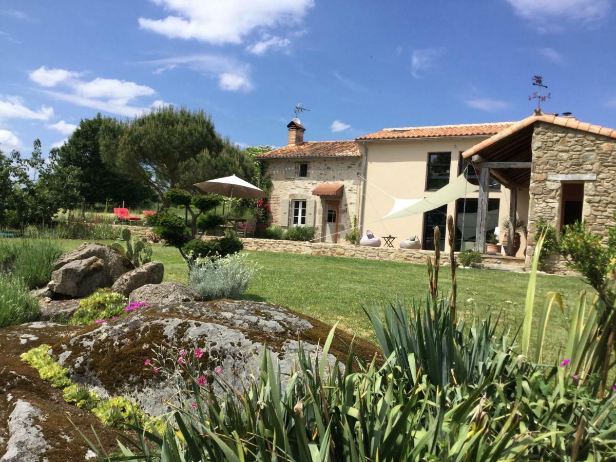 Bed and Breakfast Les Epis Du Vent Adilly Esterno foto