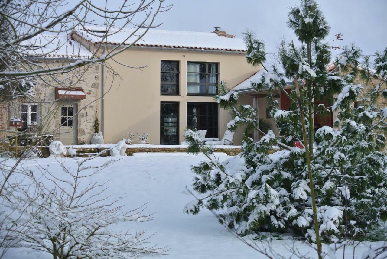 Bed and Breakfast Les Epis Du Vent Adilly Esterno foto