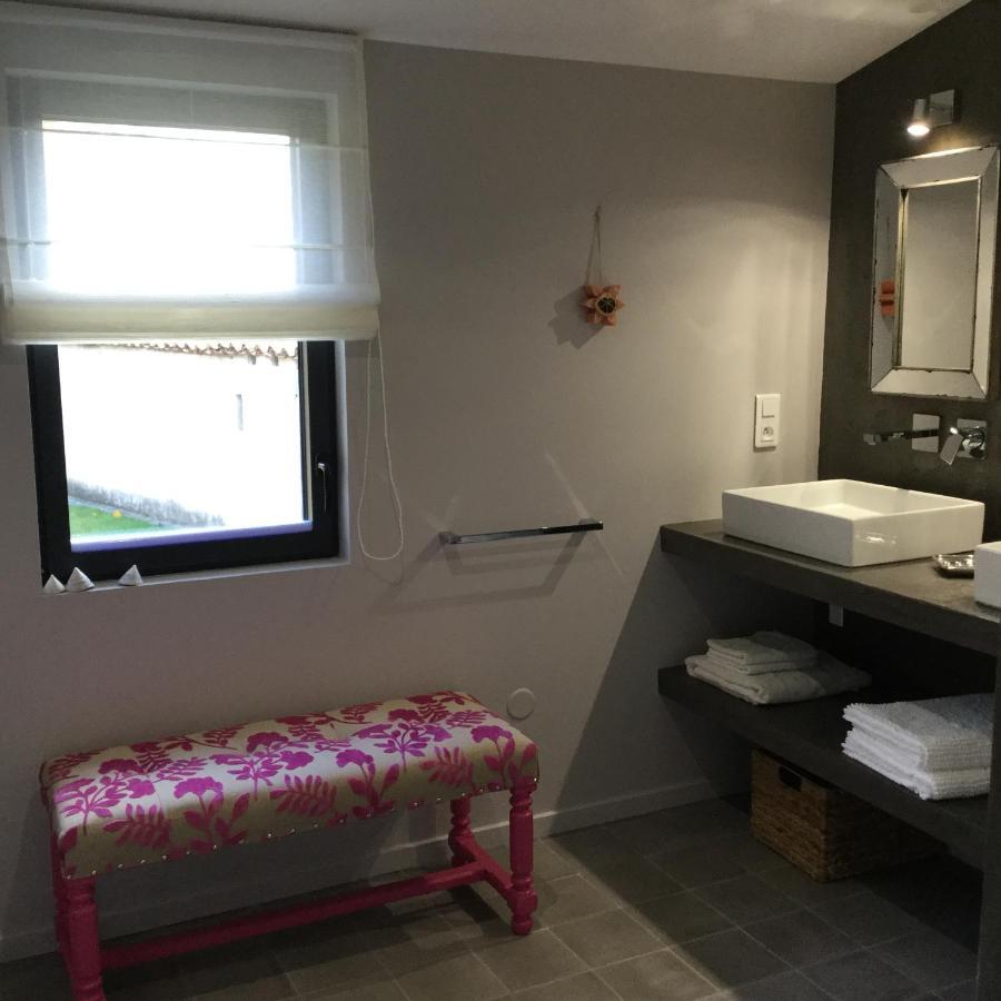 Bed and Breakfast Les Epis Du Vent Adilly Esterno foto